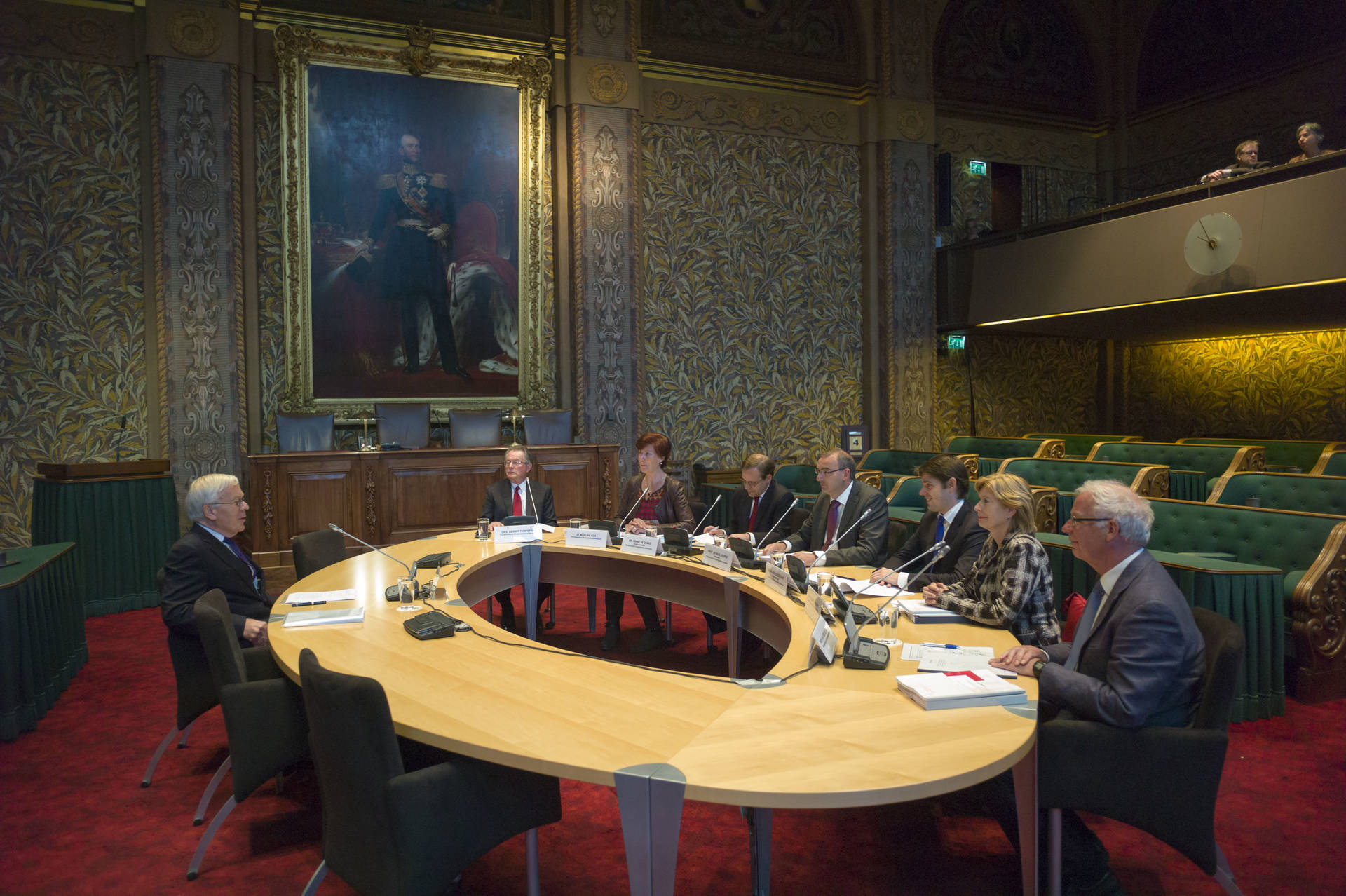 Parlementaire Onderzoekscommissie in plenaire zaal Eerste Kamer