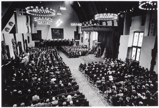 Prinsjesdag 1991. Koningin Beatrix leest de Troonrede voor in de Ridderzaal ten overstaan van de Staten-Generaal.