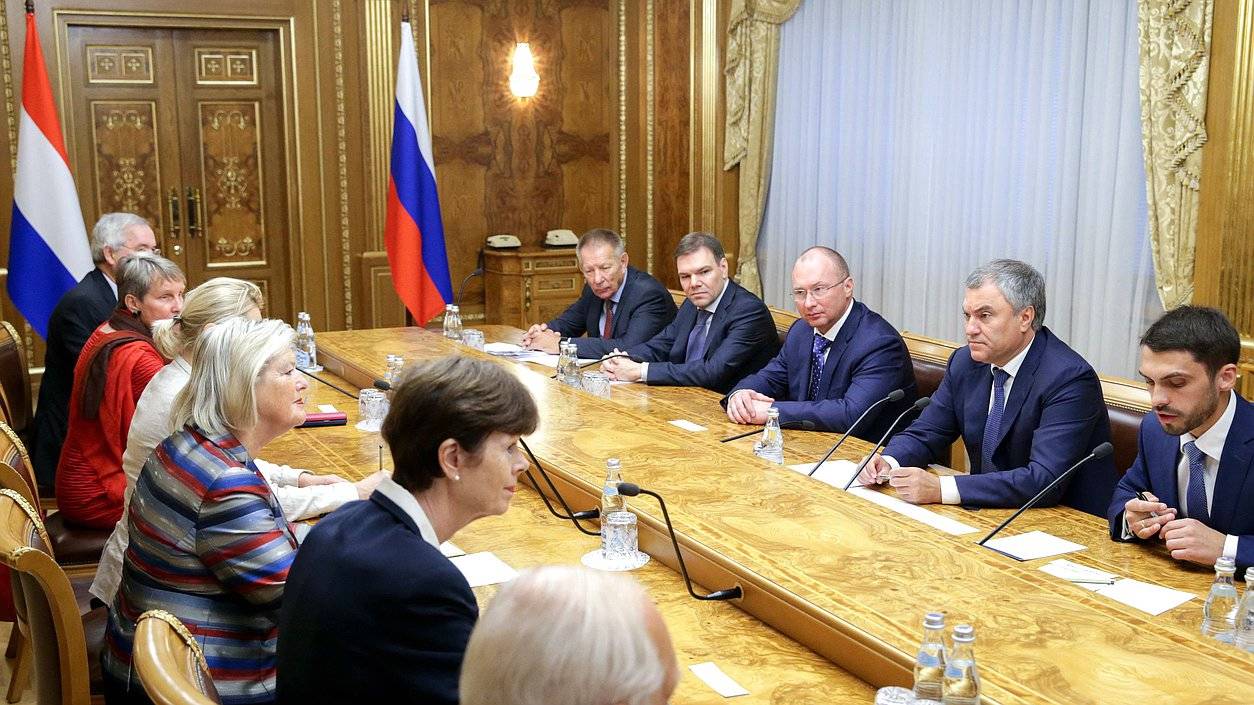Voorzitter Eerste Kamer ontmoet Voorzitter Doema, Viacheslav Volodin, in Moskou