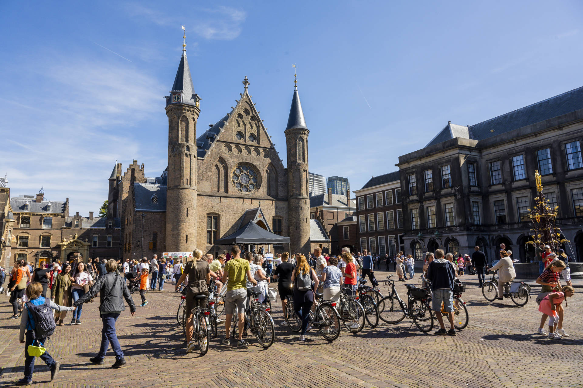 Bijna vijfduizend bezoekers op Binnenhof op Open Monumentendag