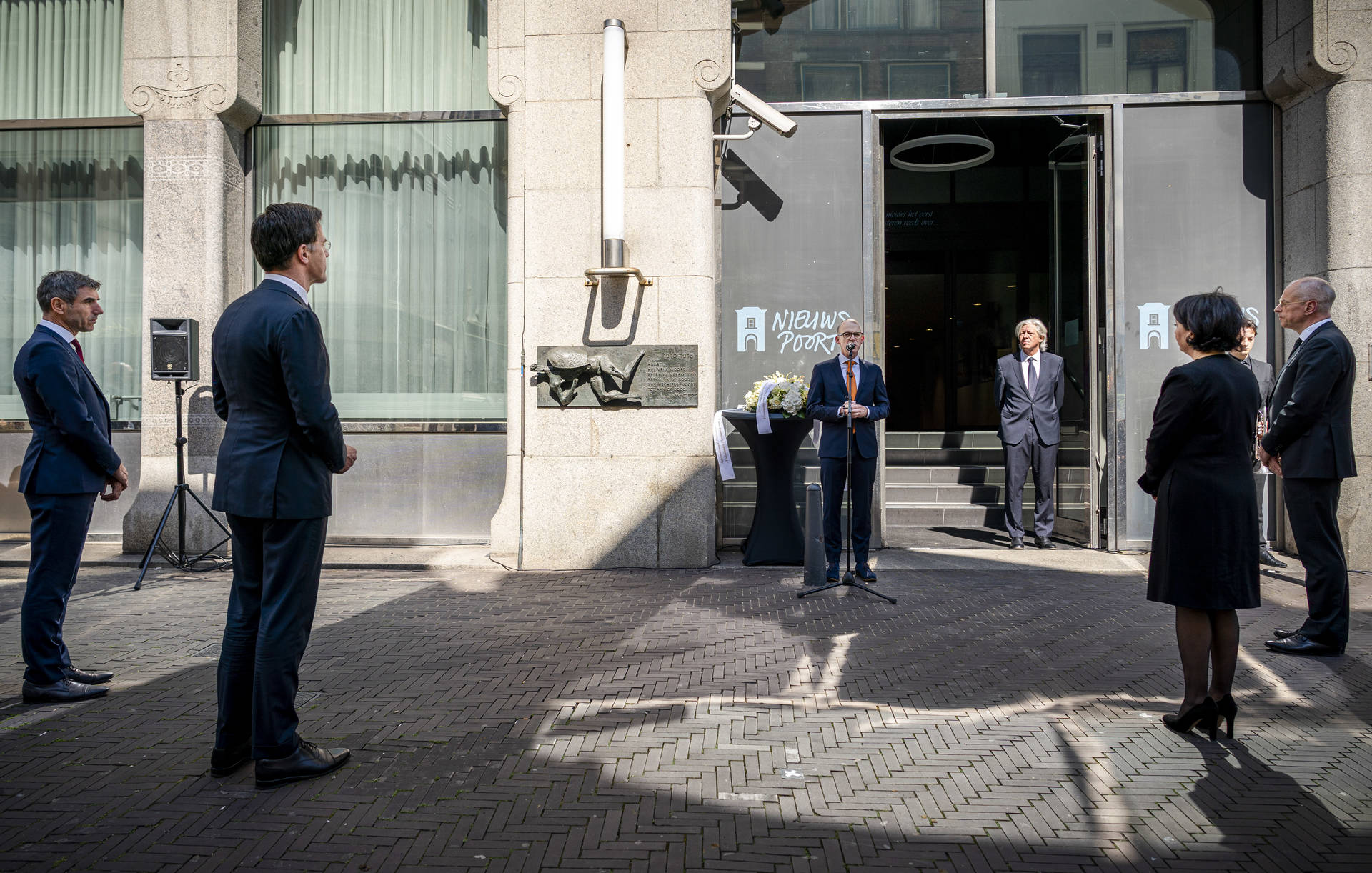 Herdenking bij Nieuwspoort met een toespraak van Wilco Boom