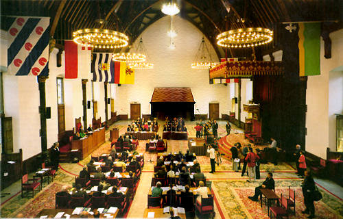 Eerste Kamer vergaderde in 1994-1995 in de Ridderzaal ivm verbouwing van de eigen zaal