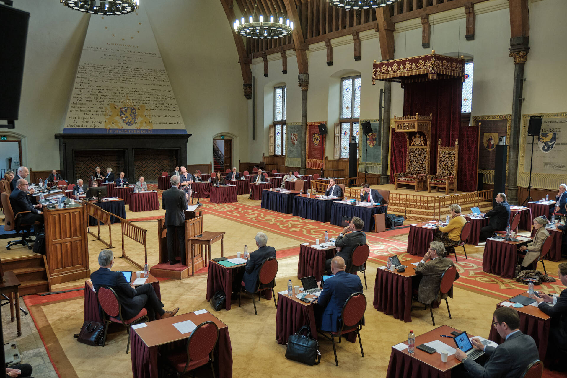 De Eerste Kamer tijdens de Algemene Politieke Beschouwingen op 27 oktober 