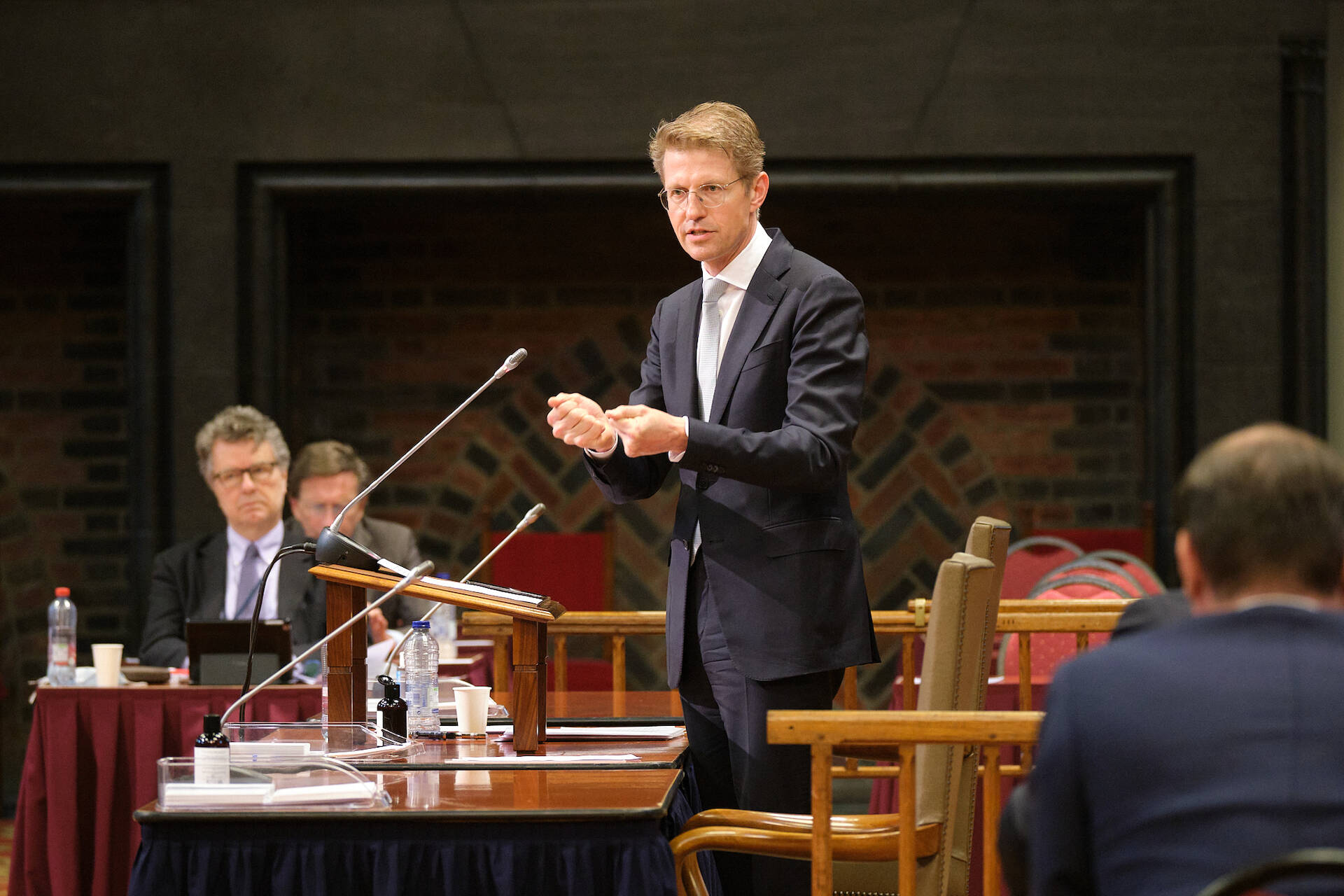 Minister Dekker voor Rechtsbescherming tijdens het debat op 13 april 2021