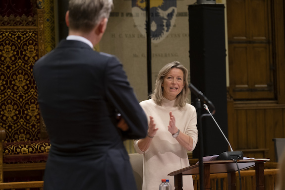 Minister Ollongren tijdens het debat op 14 december 2021