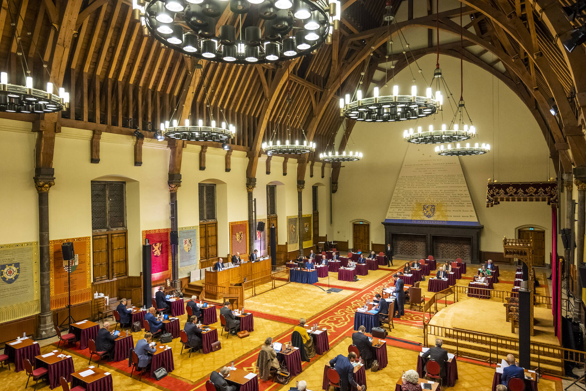 De Eerste Kamer vergaderde vanwege met name de anderhalvemetermaatregel van mei 2020 tot en met december 2022 in de Ridderzaal