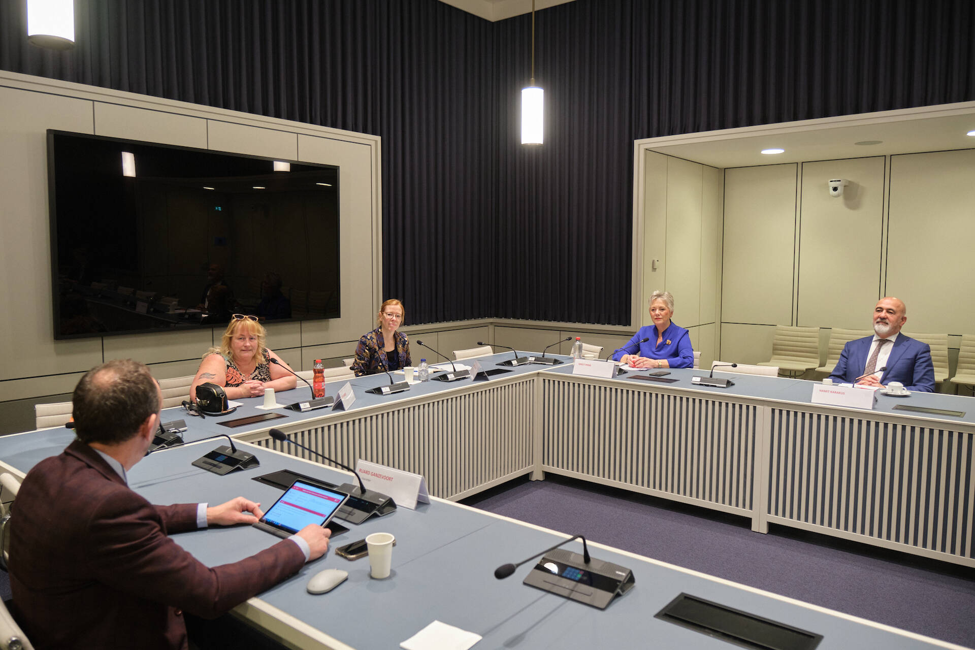 Openbare gesprekken Parlementaire onderzoekscommissie 11 maart gingen onder andere over sociale zekerheid