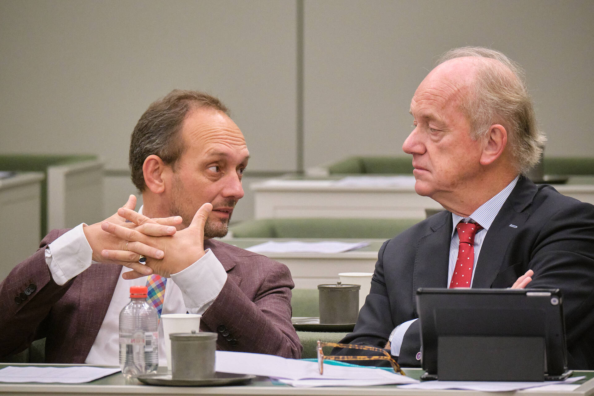 Senator Ganzevoort (GL) en senator Koole (PvdA)