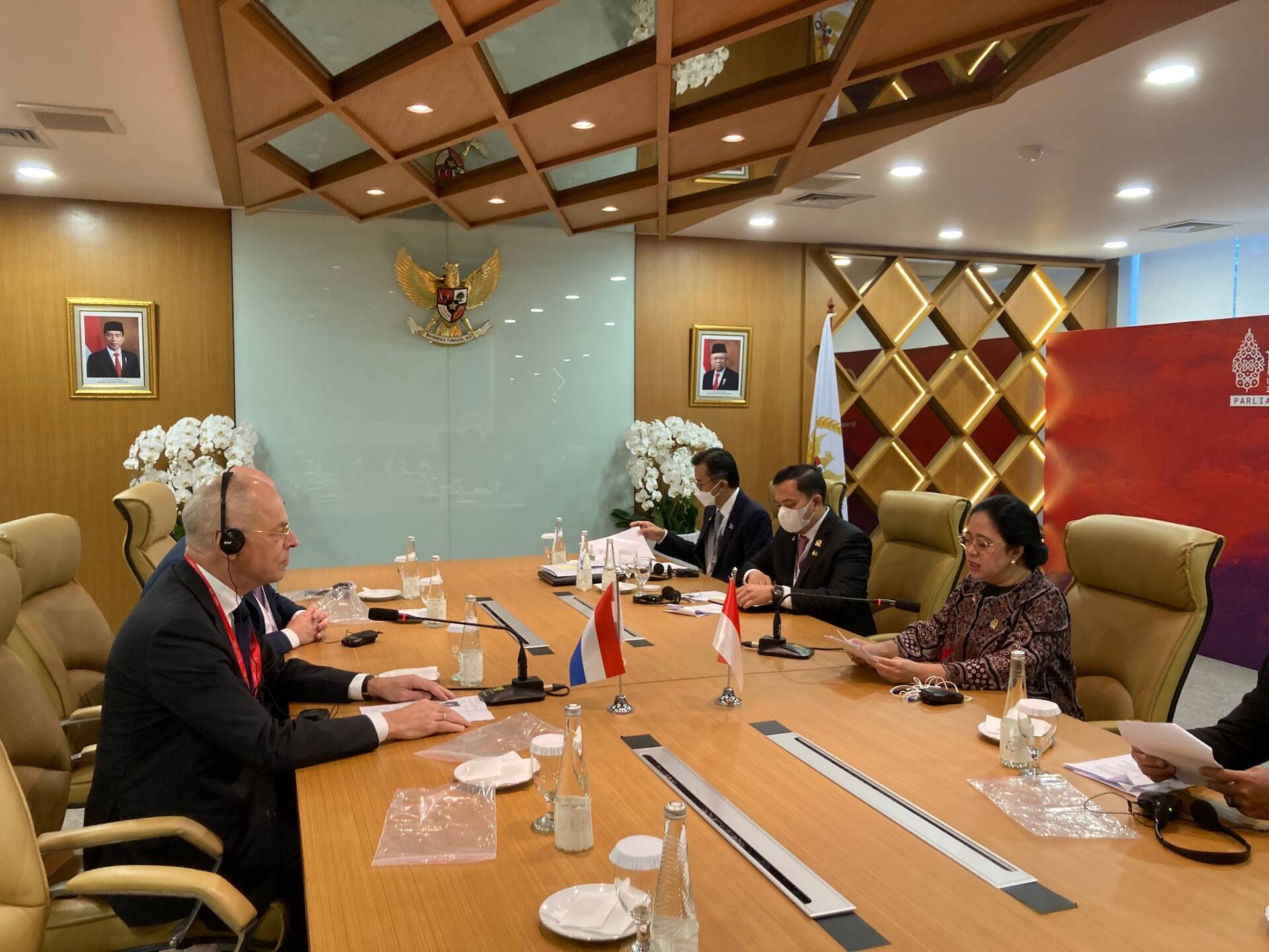 Eerste Kamervoorzitter Bruijn sprak onder anderen met Dr. Puan Maharani, Voorzitter van het Indonesisch Lagerhuis 