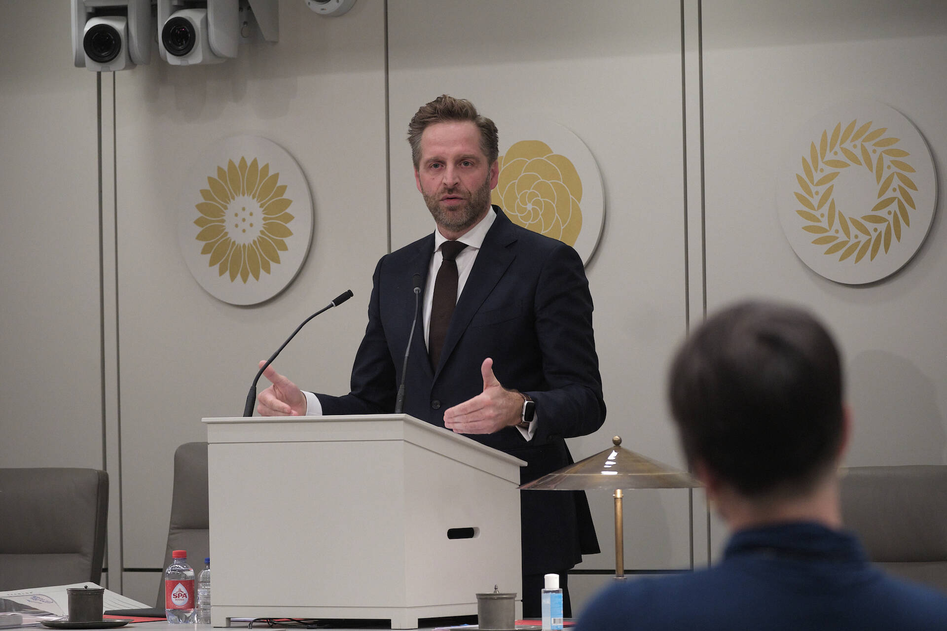 Minister De Jonge tijdens het debat op 7 maart 2023