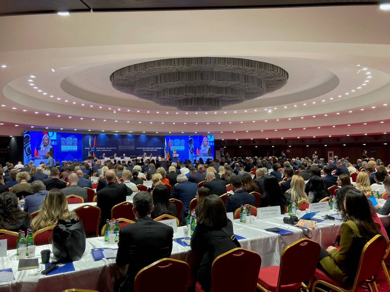 Kamerdelegatie bij OVSE-Assemblee in Armenië - plenaire zaal