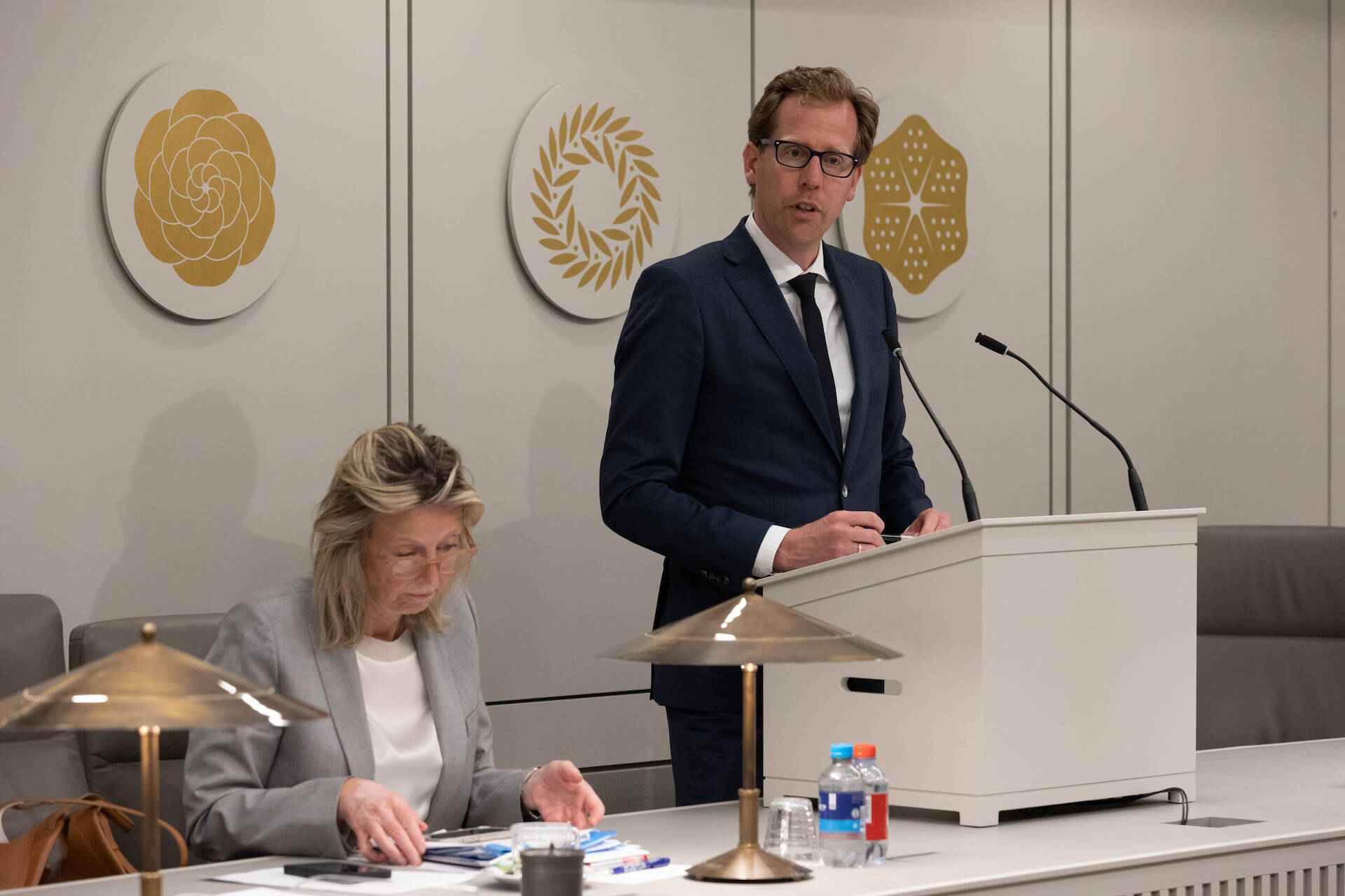 Demissionair staatssecretaris Van der Maat aan het woord tijdens het debat op 14 mei 2024