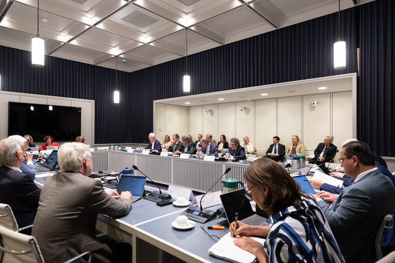 Deskundigen praten de commissie voor Financiën (FIN) bij over de Wet werkelijk rendement box 3