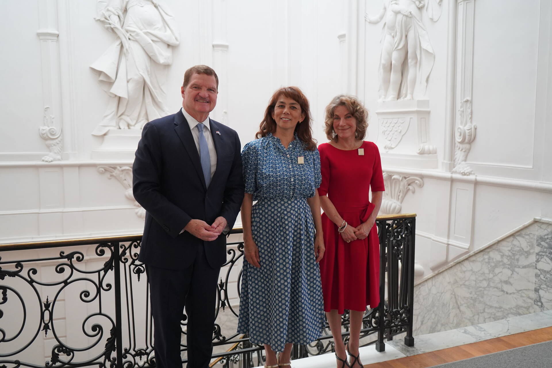 Premier Eman, Voorzitter Vos en Gevolmachtigd Minister van Aruba Schwengle