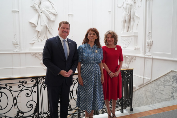 Premier Eman, Voorzitter Vos en Gevolmachtigd Minister van Aruba Schwengle