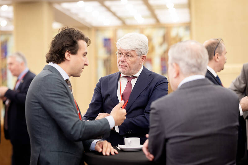 Klaver, Kroon en Petersen in de wandelgangen