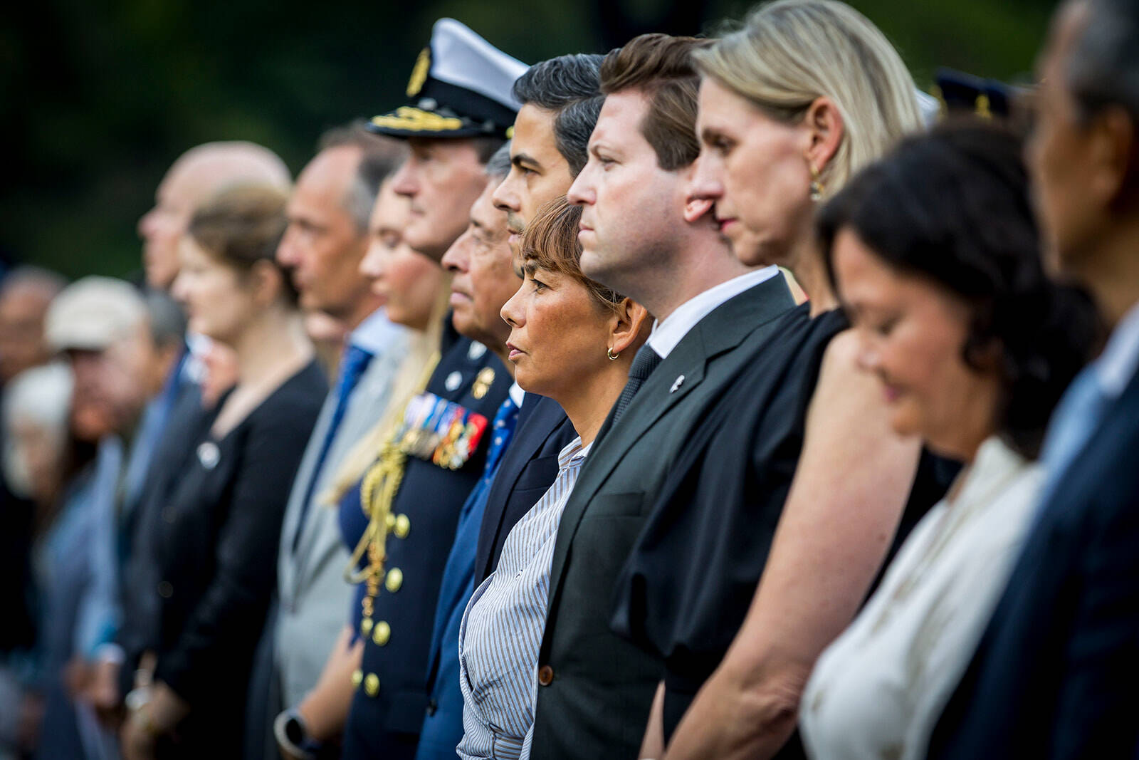 Eerste Kamervoorzitter Mei Li Vos en Tweede Kamervoorzitter Thom van Campen aanwezig bij de Nationale Herdenking in Den Haag