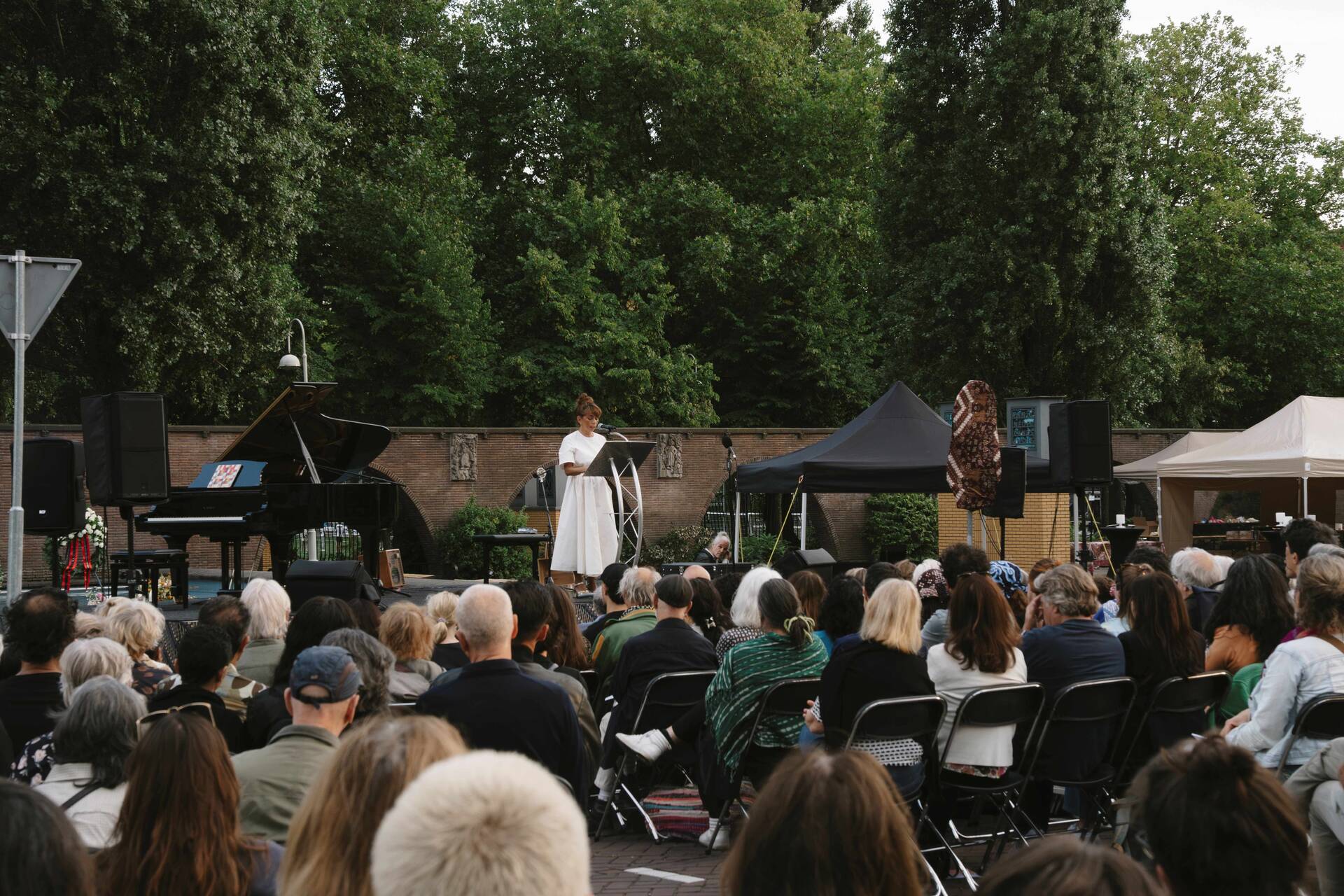 Eerste Kamervoorzitter Mei Li Vos spreekt tijdens de Dekoloniale Indonesië Nederland Herdenking in Amsterdam