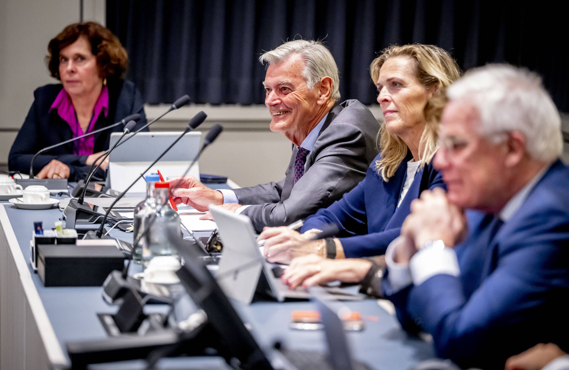 Vragen van senatoren gingen onder meer over dekking en route van de novelle