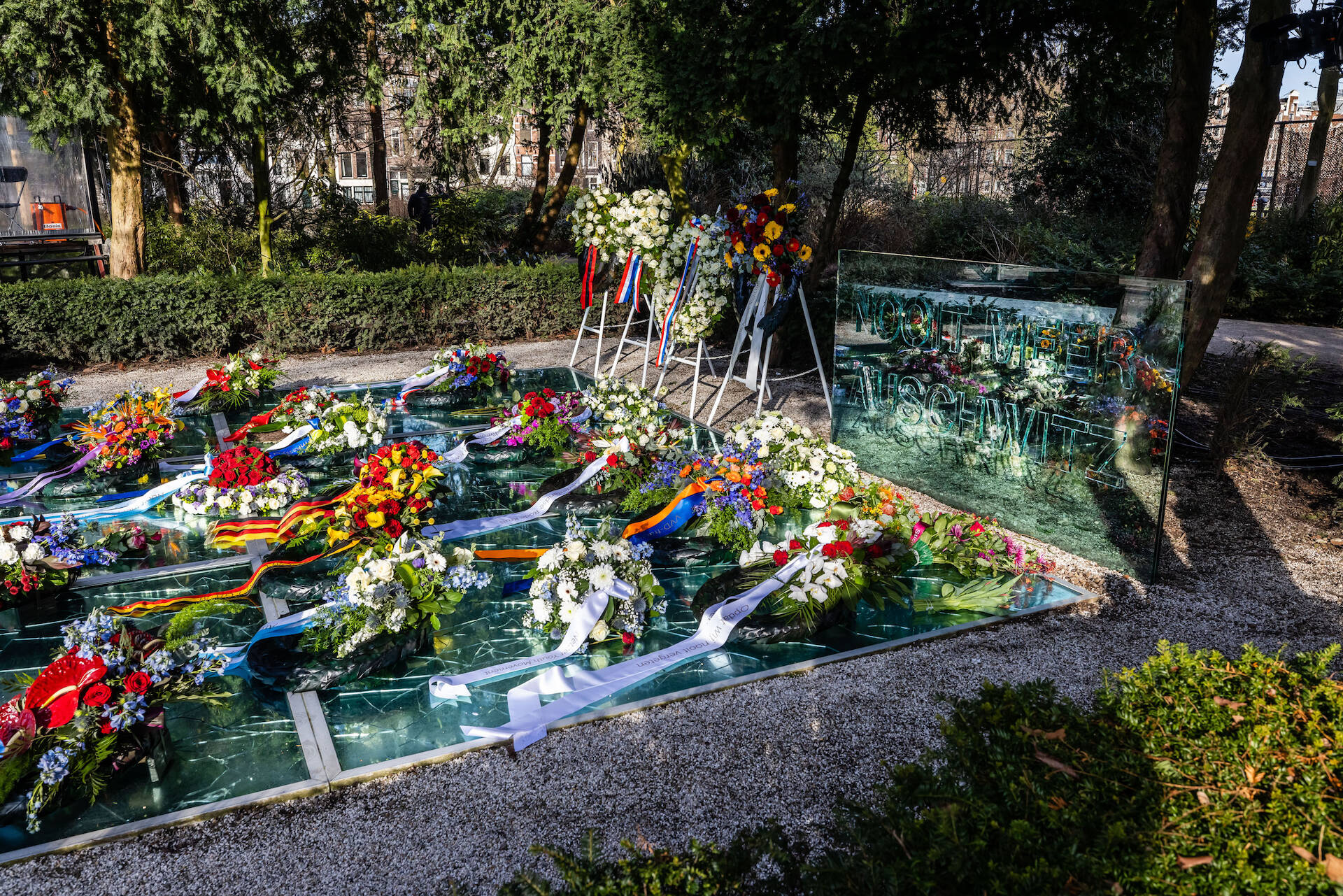 Kamervoorzitters aanwezig bij Nationale Holocaust Herdenking