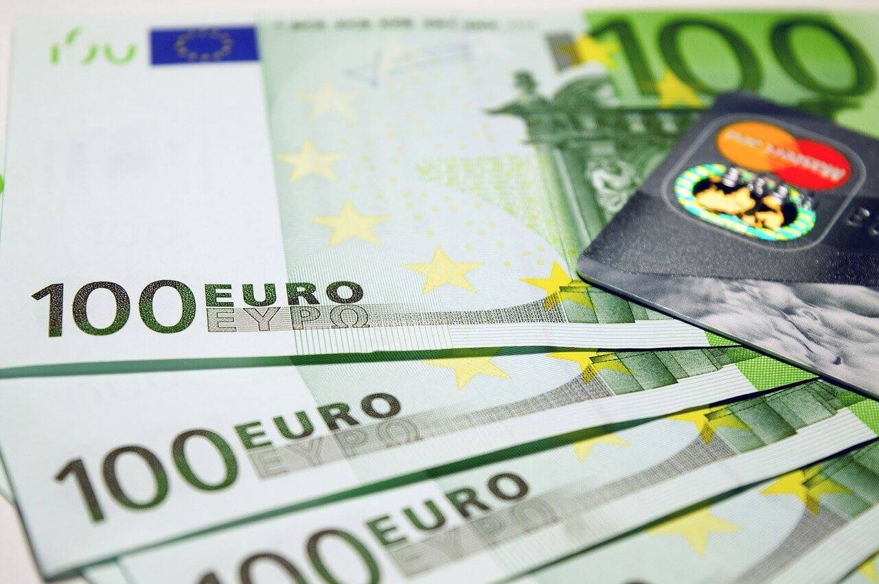 Eurobiljetten en creditcard