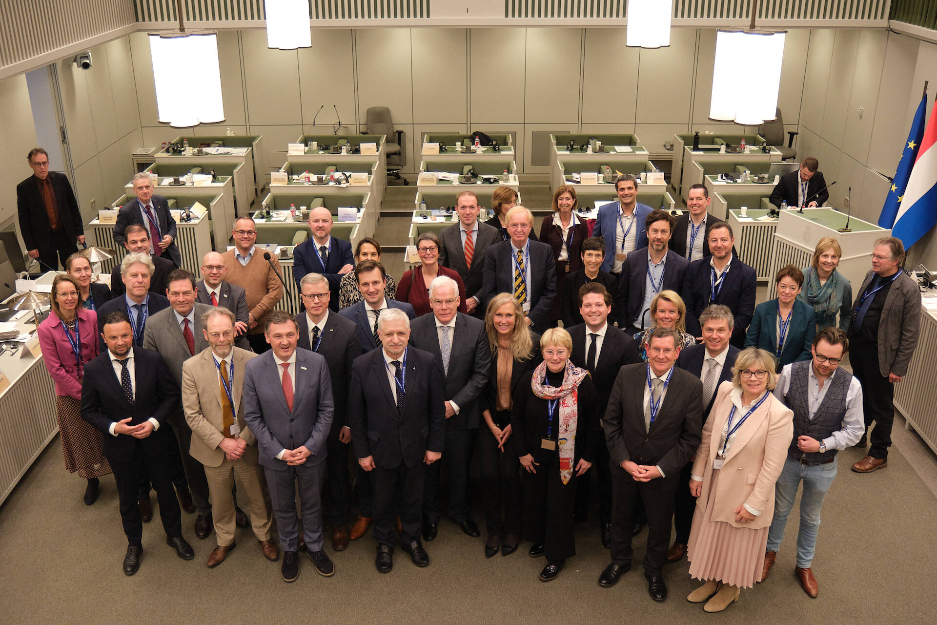 Beneluxparlement van start in Eerste Kamer - groepsfoto