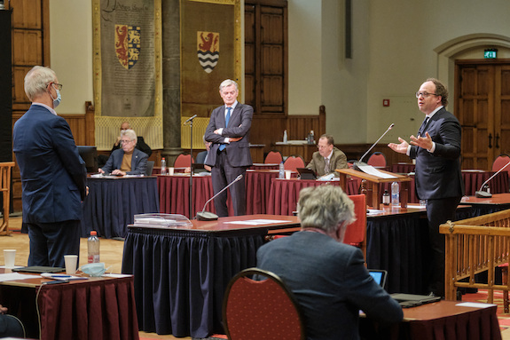 Eerste Kamer debatteert over koppeling AOW-leeftijd