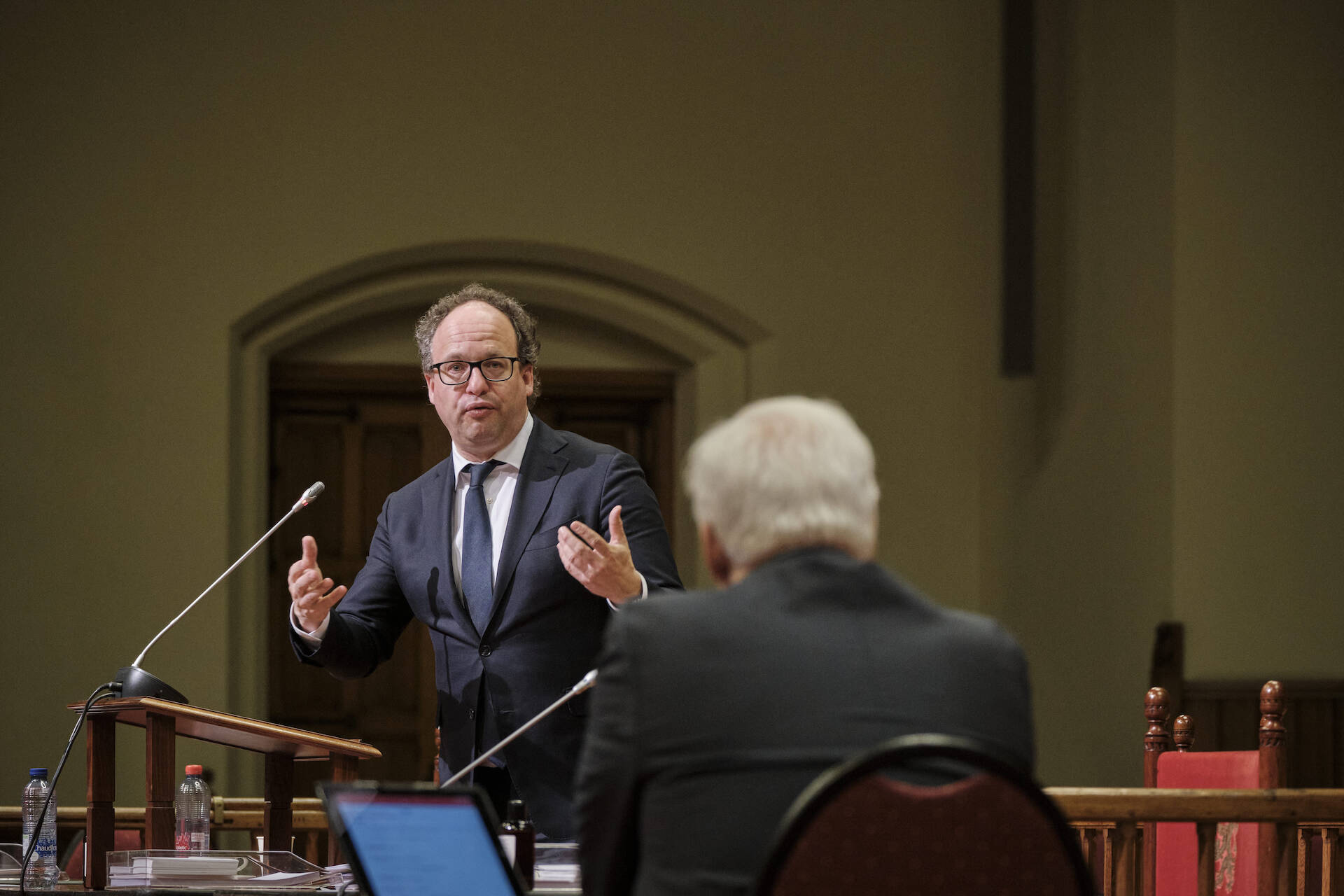 Minister Koolmees (SZW) tijdens het debat op 12 januari 2021