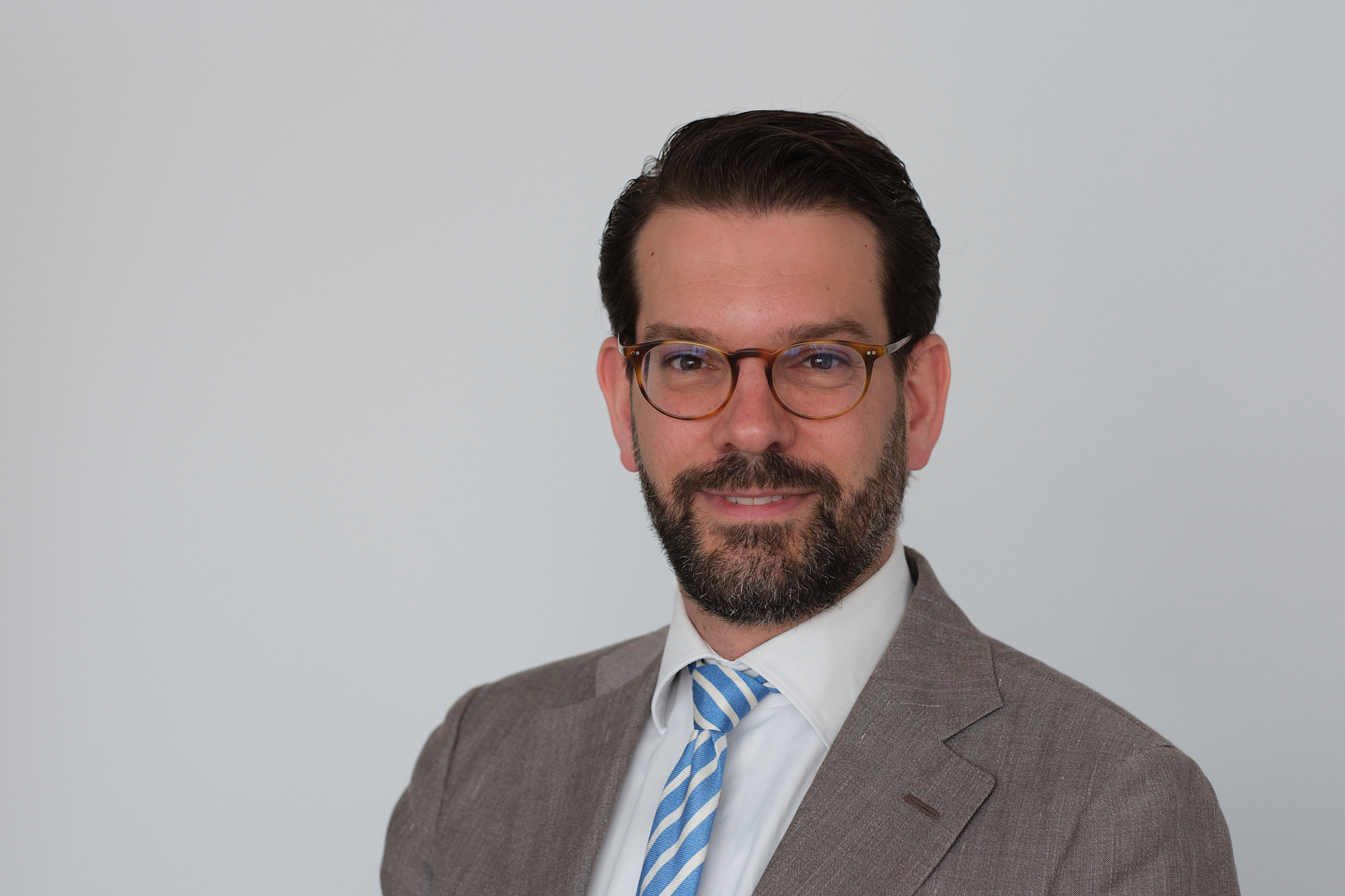 Prof.dr. C.F. van den Berg  (VVD) 1