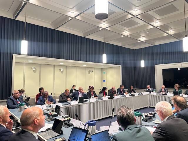 Commissie voor Koninkrijksrelaties in gesprek met delegatie Eilandsraad Bonaire