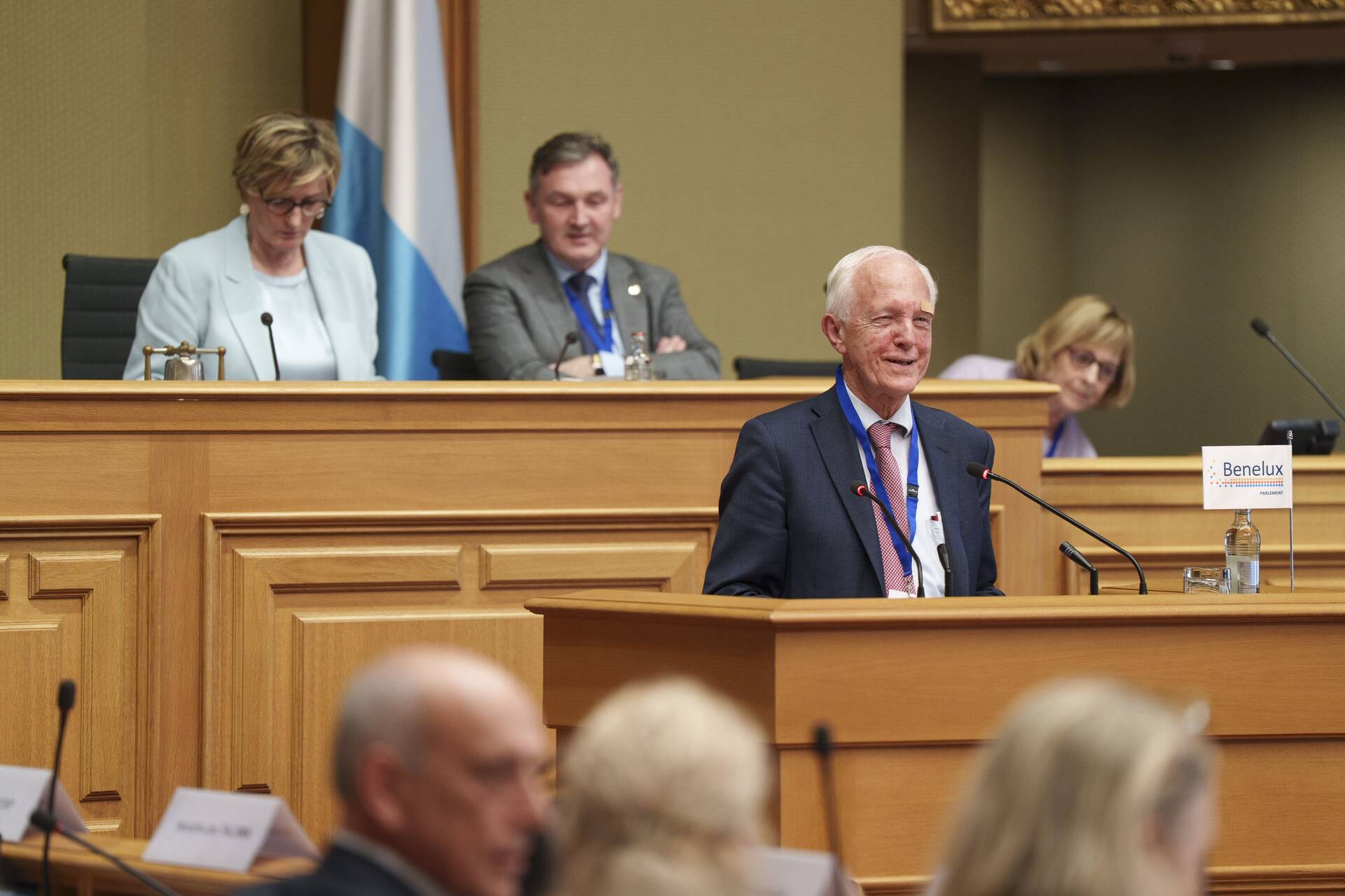 Senator Van der Goot op het spreekgestoelte