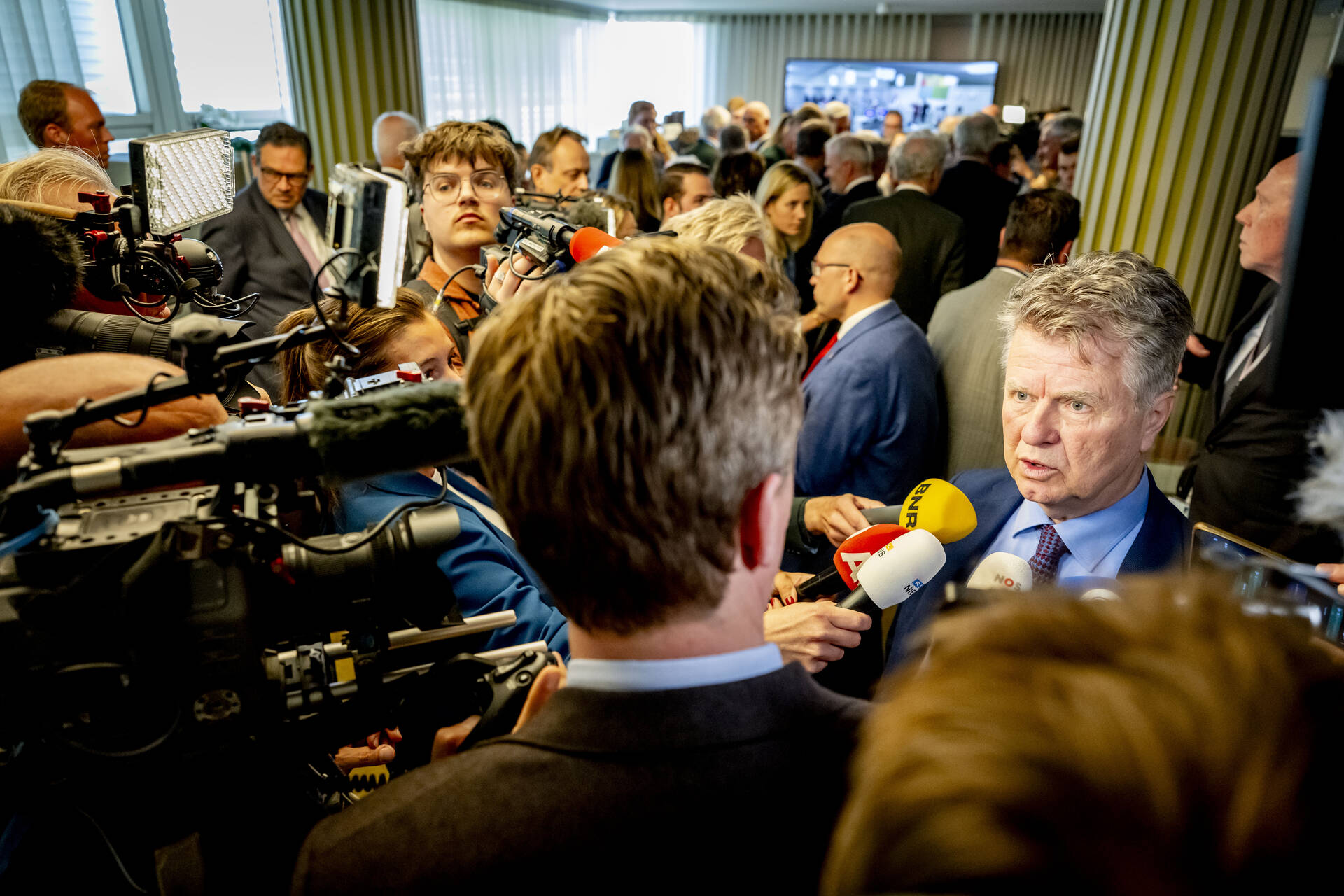 Senator Dittrich (D66) wordt geïnterviewd 