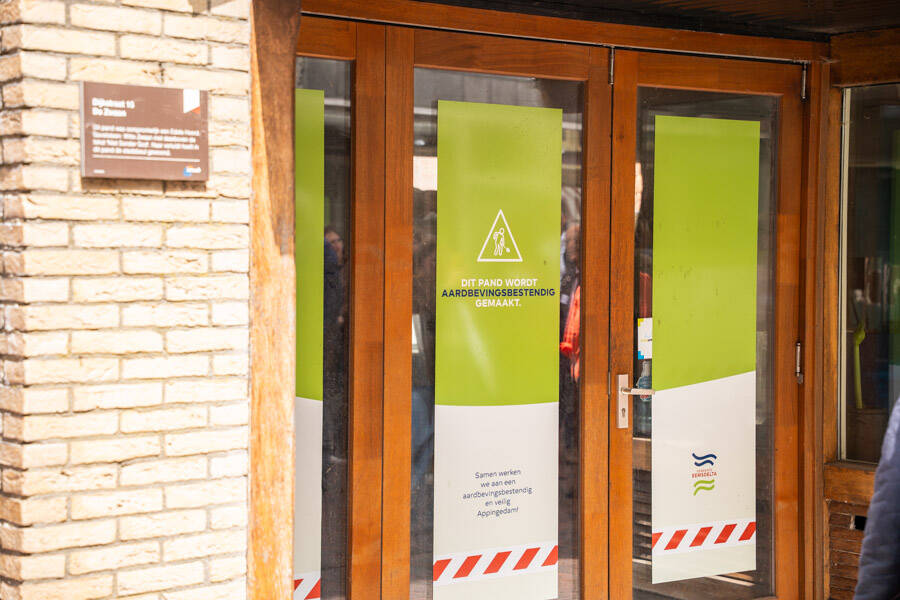 Een pand in Appingedam dat aardbevingsbestendig wordt gemaakt